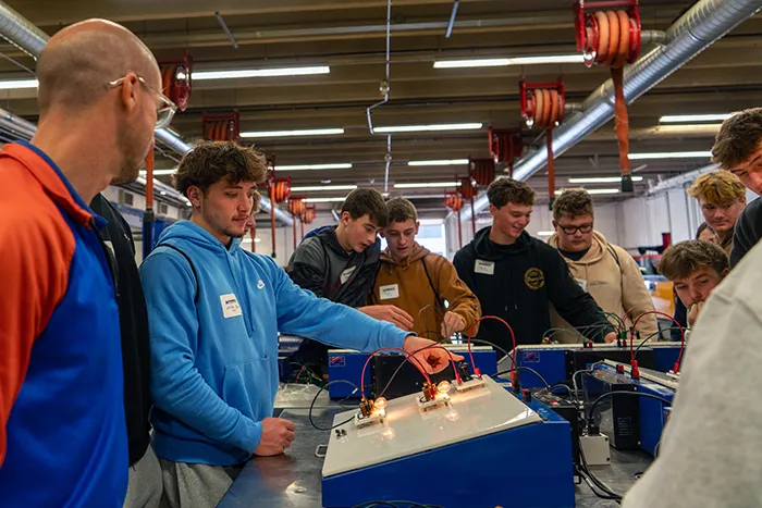 Hawkeye Hosts High School Students for Manufacturing Career Exploration